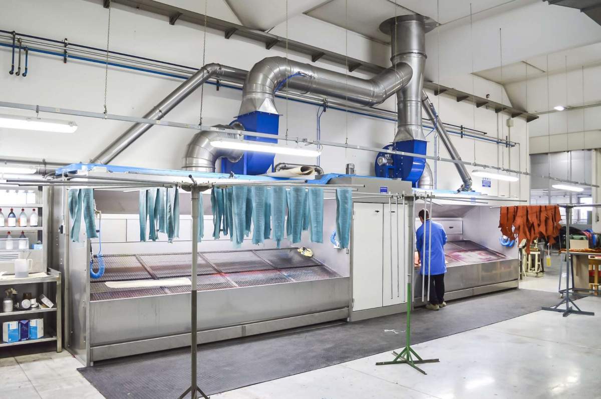 Air extraction systems