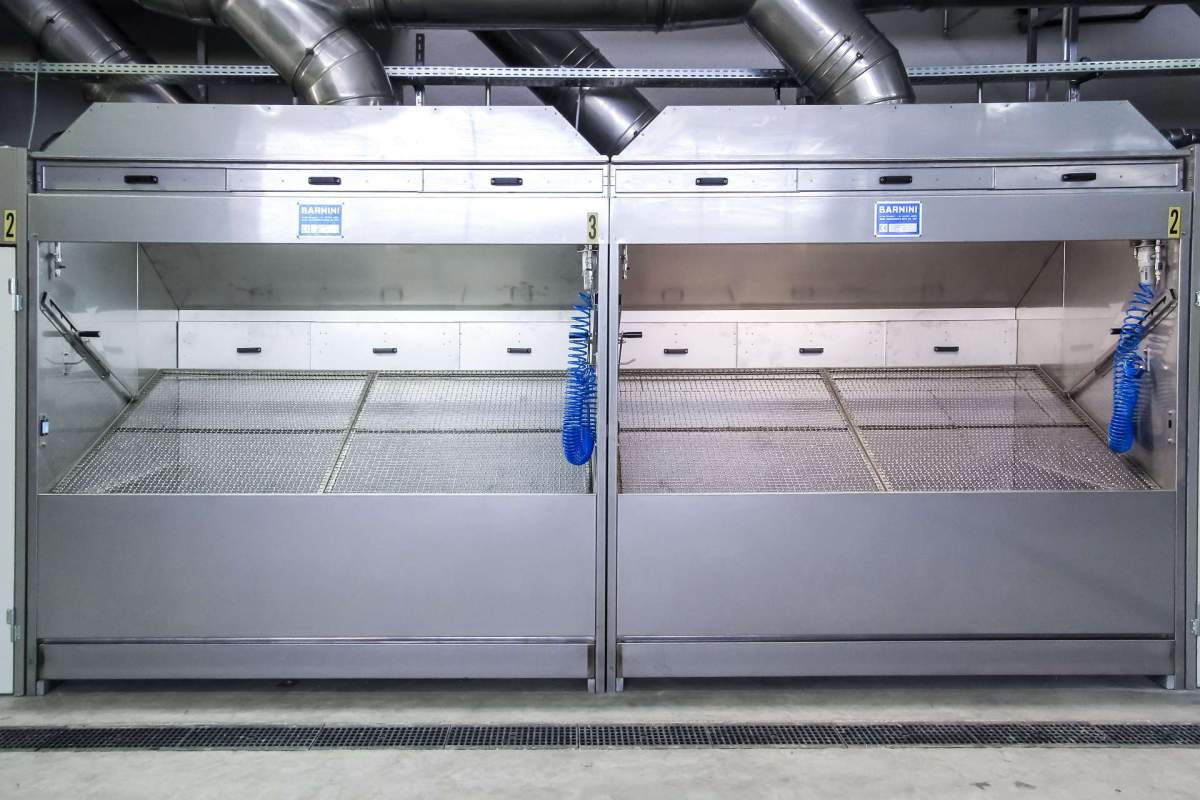 manual spray booth