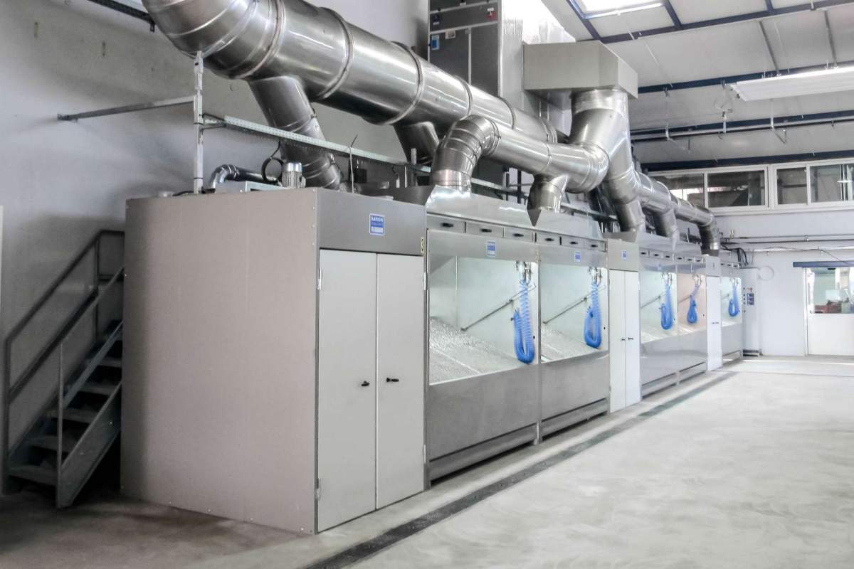 manual spray booth