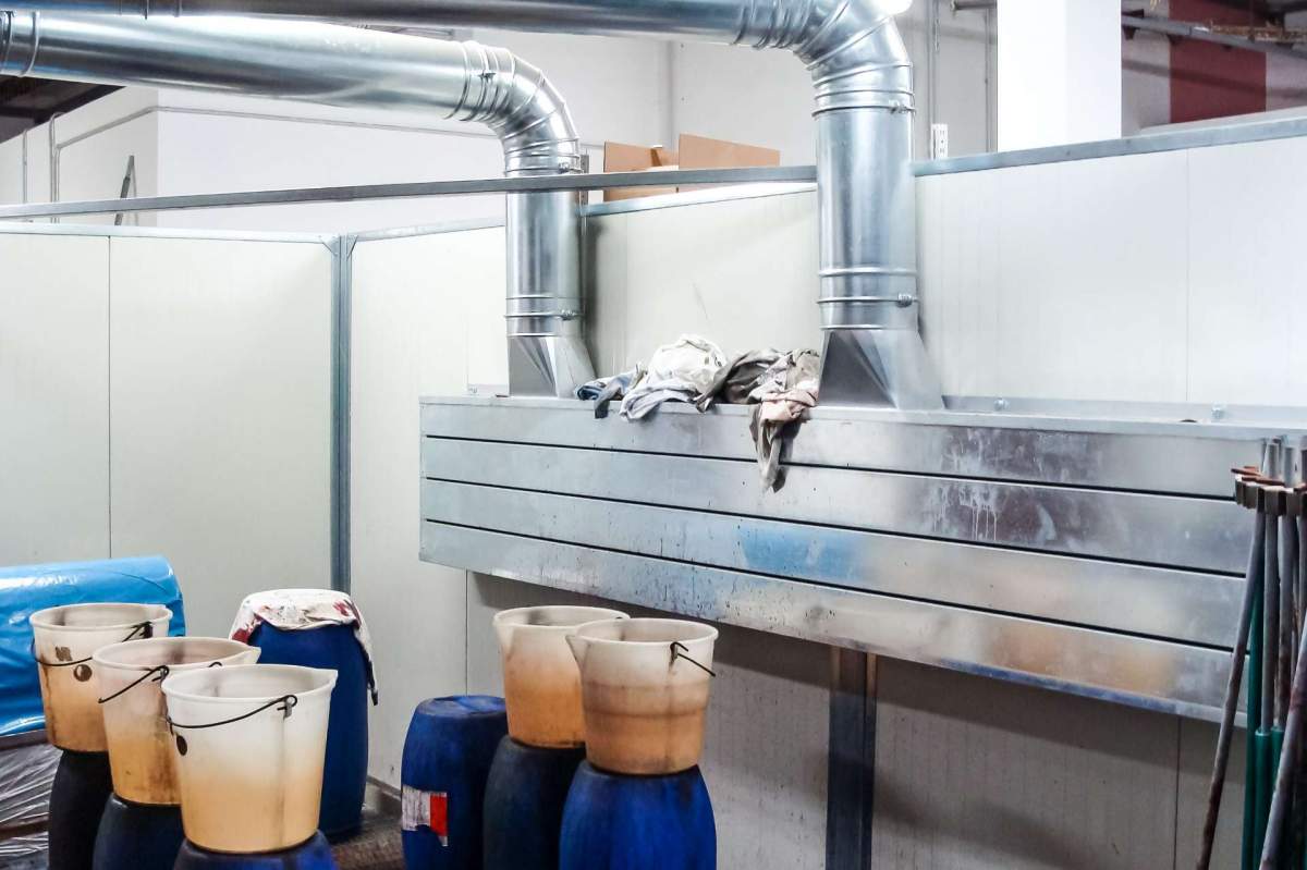Air extraction systems