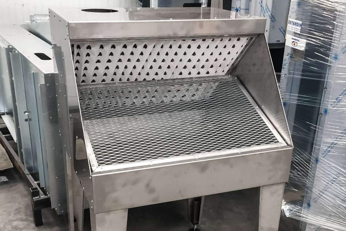 manual spray booth