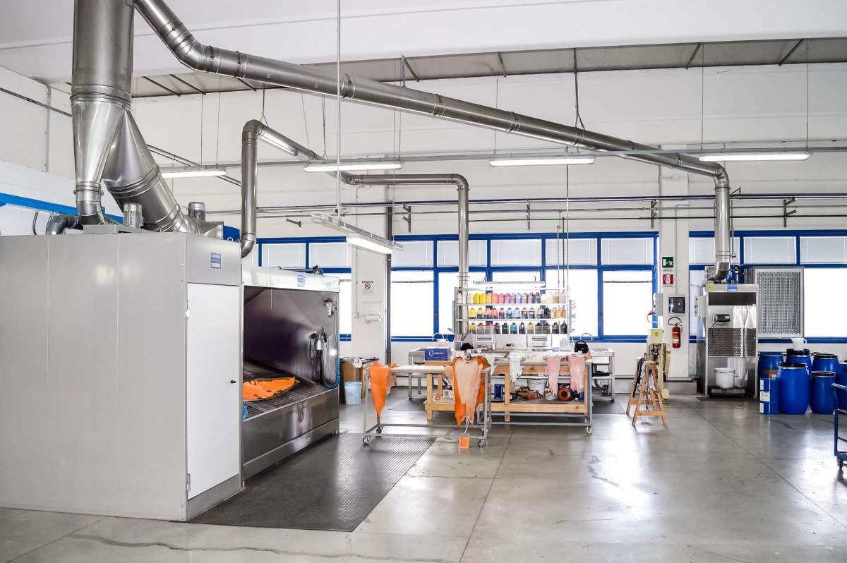 Air extraction systems