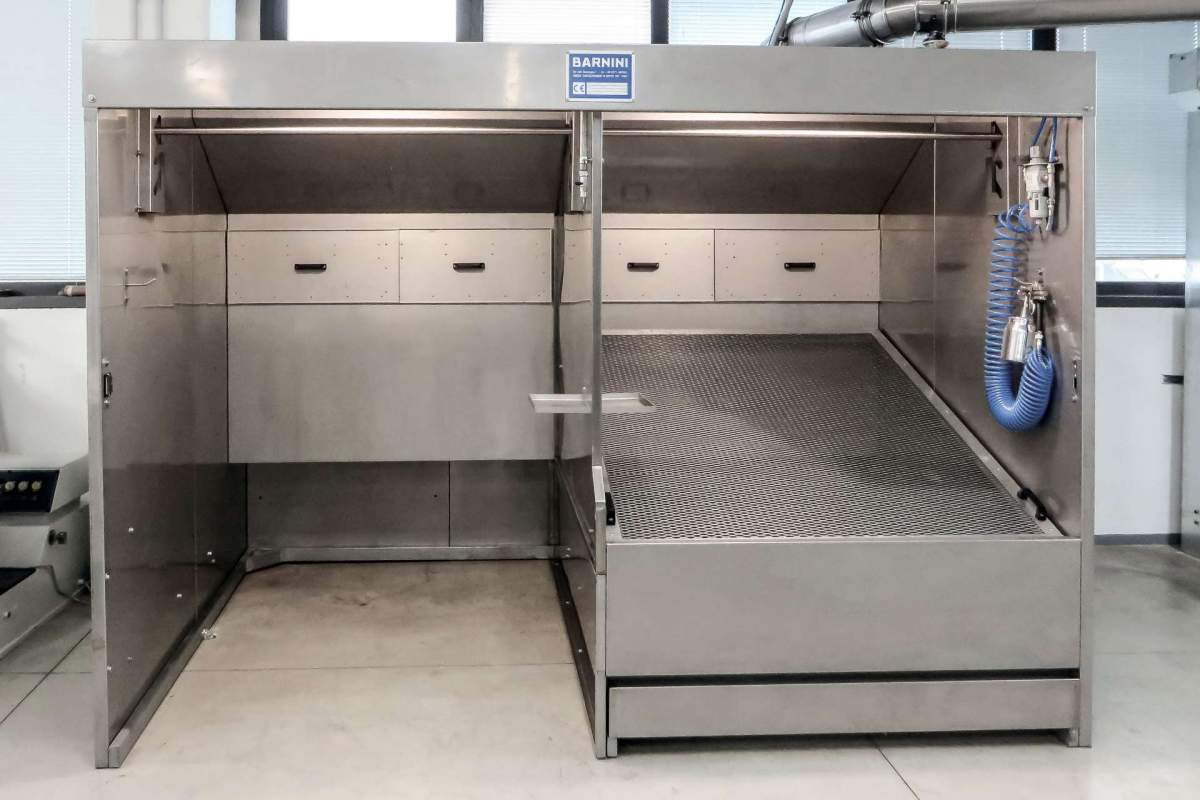 manual spray booth
